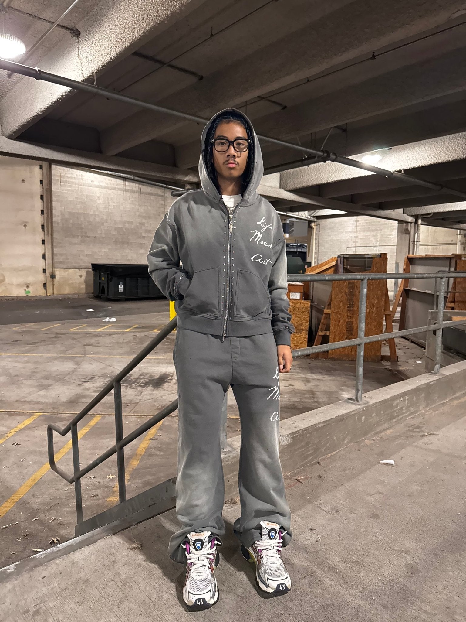 "aRTS N’ kRAFts" Baggy Sweats (Grey) - Lifemocksart ®